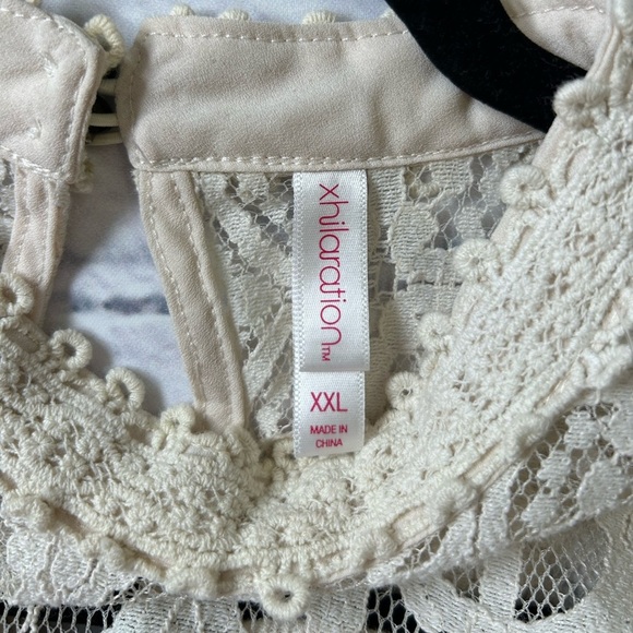 Xhilaration Cream Embellished Lace Sleeveless Blouse with Mandarin Collar. XXL - Picture 8 of 8